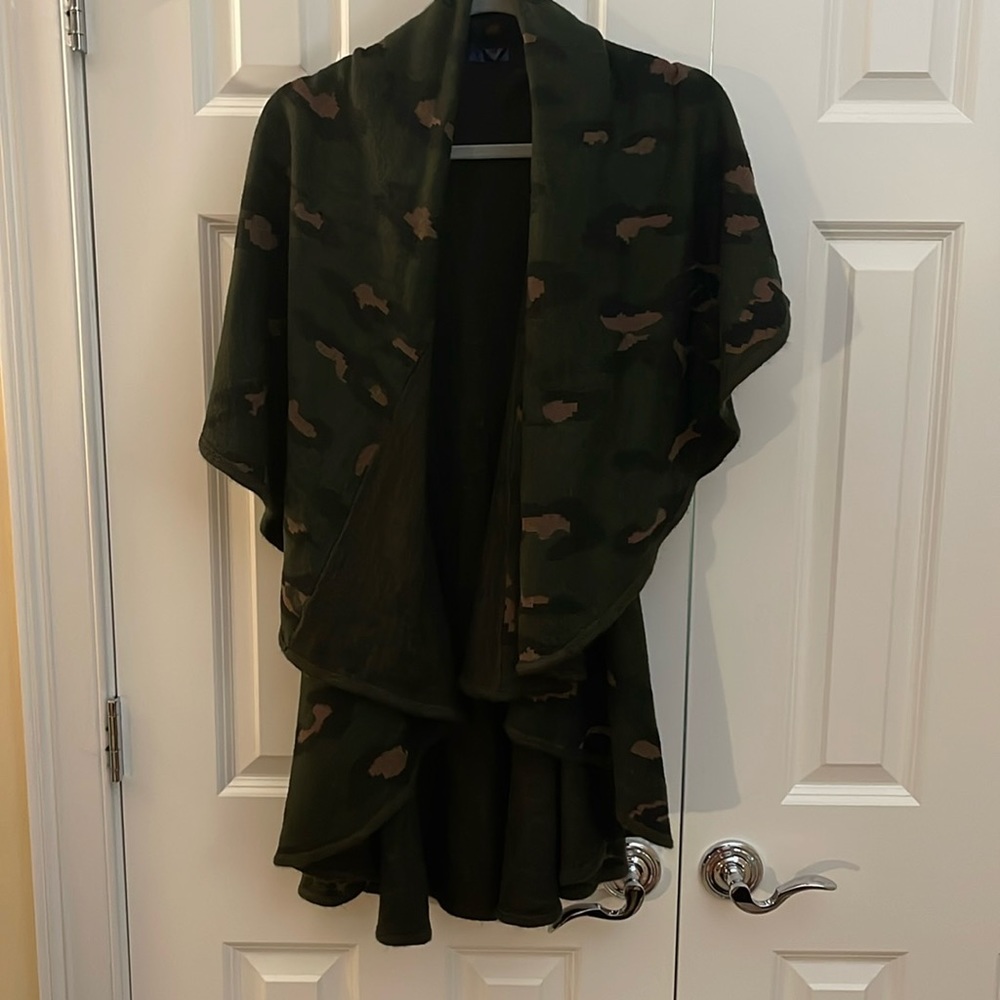 Camouflage Drape Vest